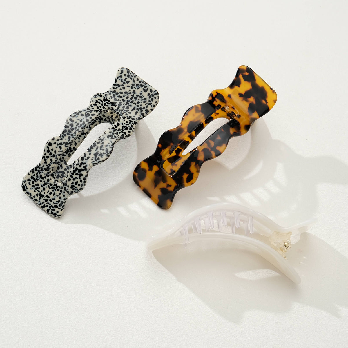 Jane Core Scalloped Flat Lay Claw Clip