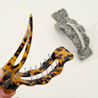 Jane Core Scalloped Flat Lay Claw Clip