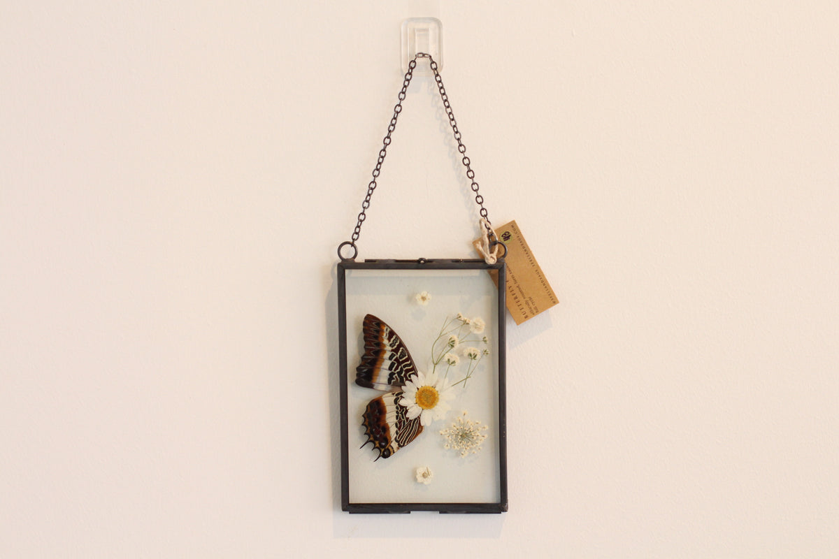 Lilith Floral Frame