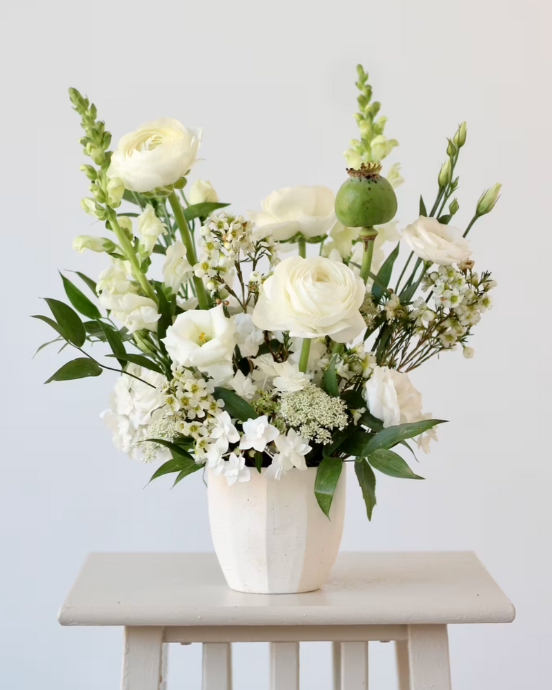 Floral Arrangement: Modern Neutral