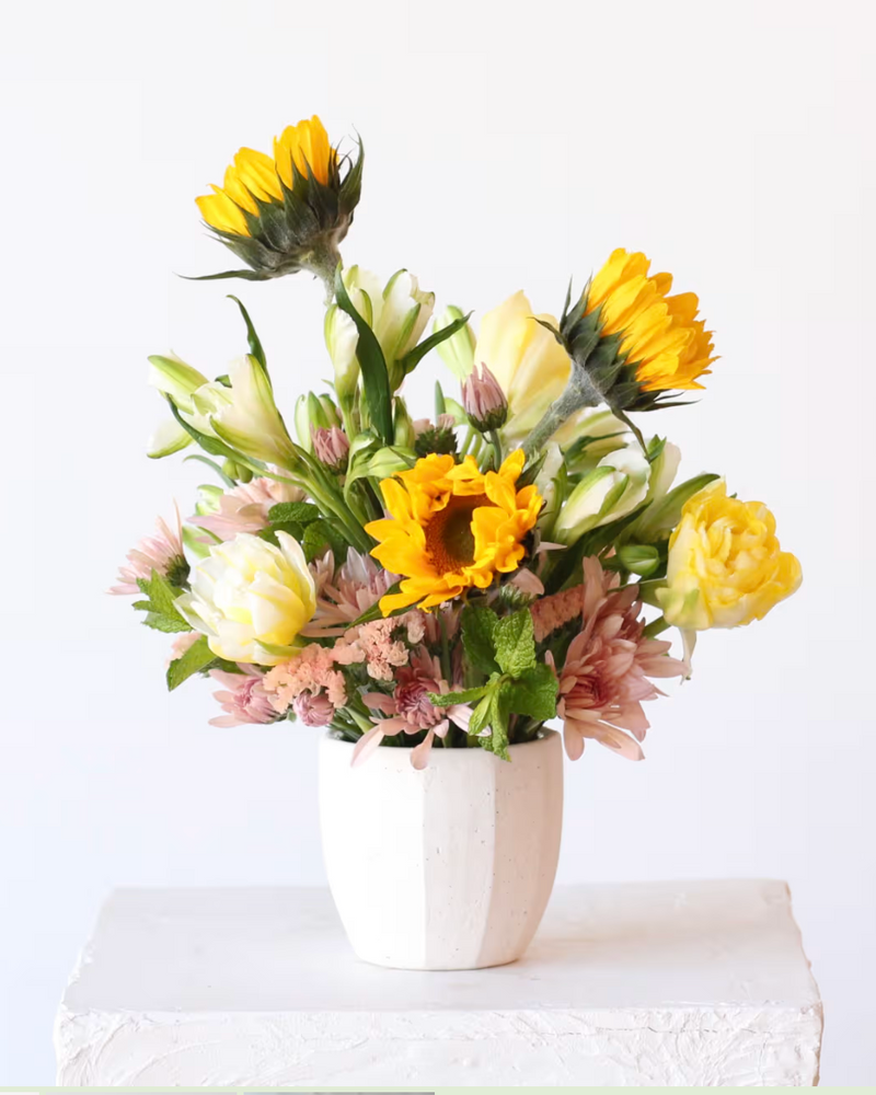 Floral Arrangement: Sweet & Sunny