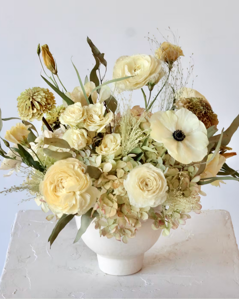 Dried Floral Arrangement: Ivory Elegance
